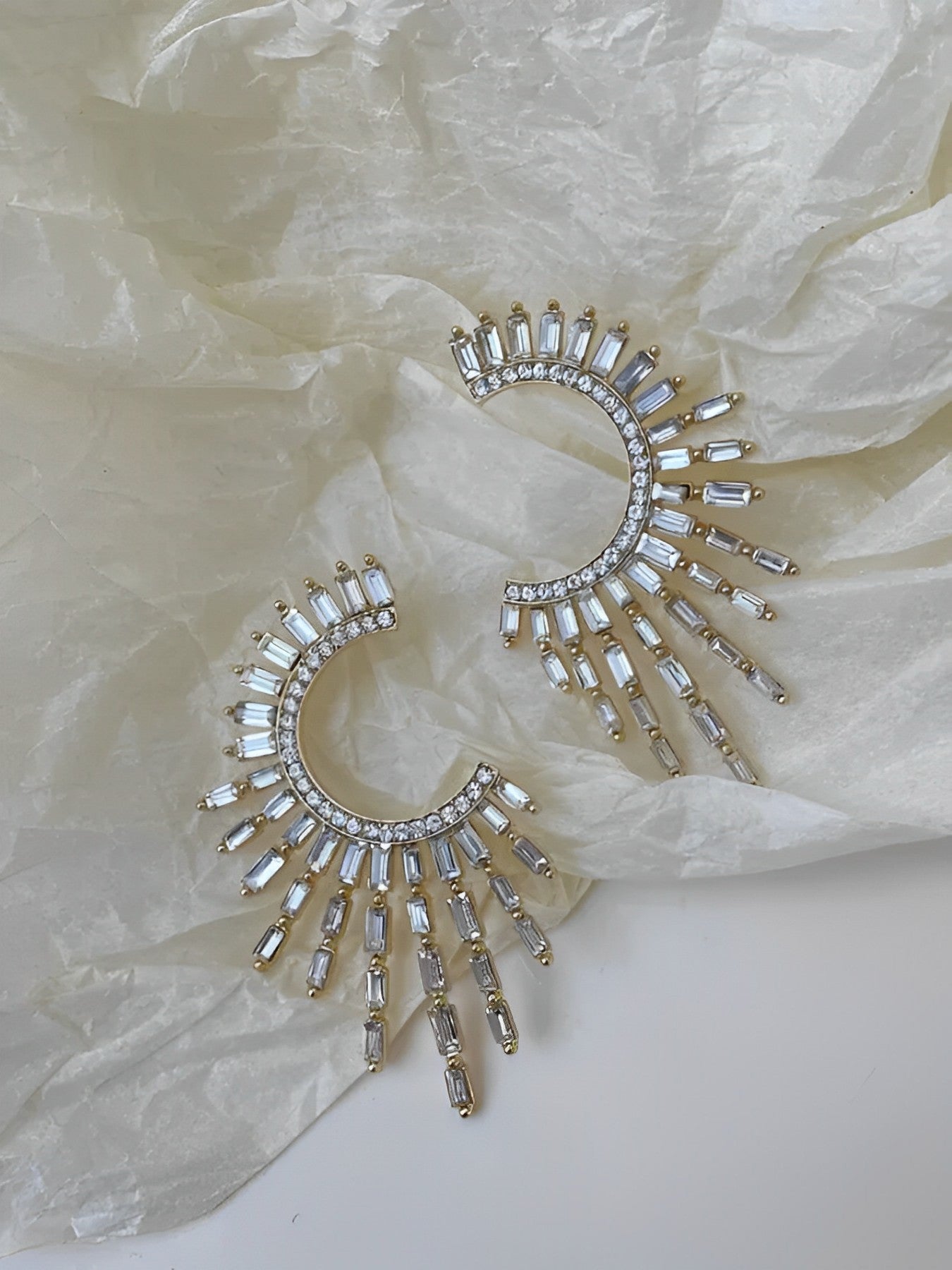 Half Circle Zircon Earrings_HL3870