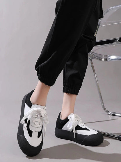 Black and white low-cut shoes_BDHL5134