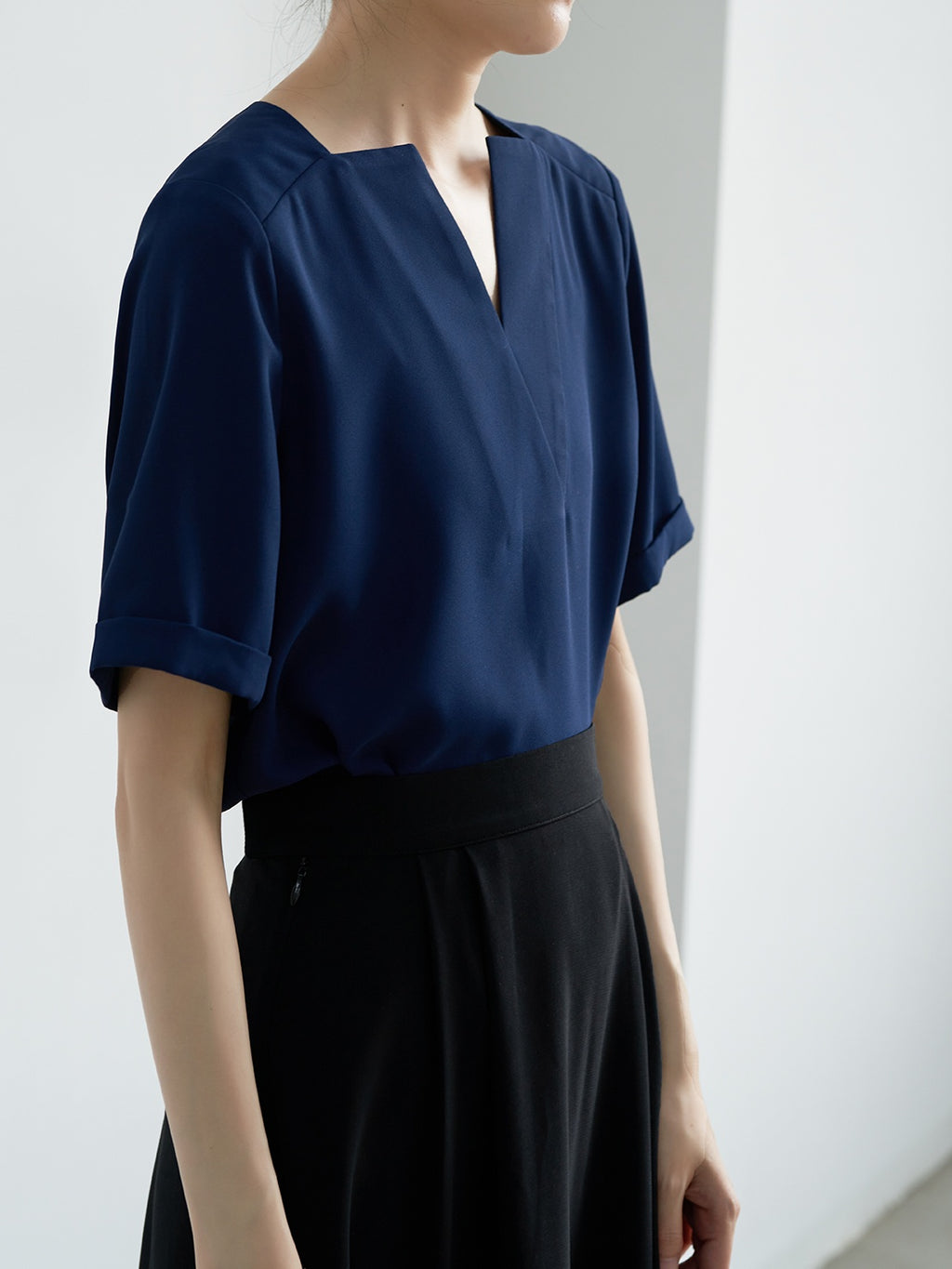 Deep V-neck chiffon shirt_8977
