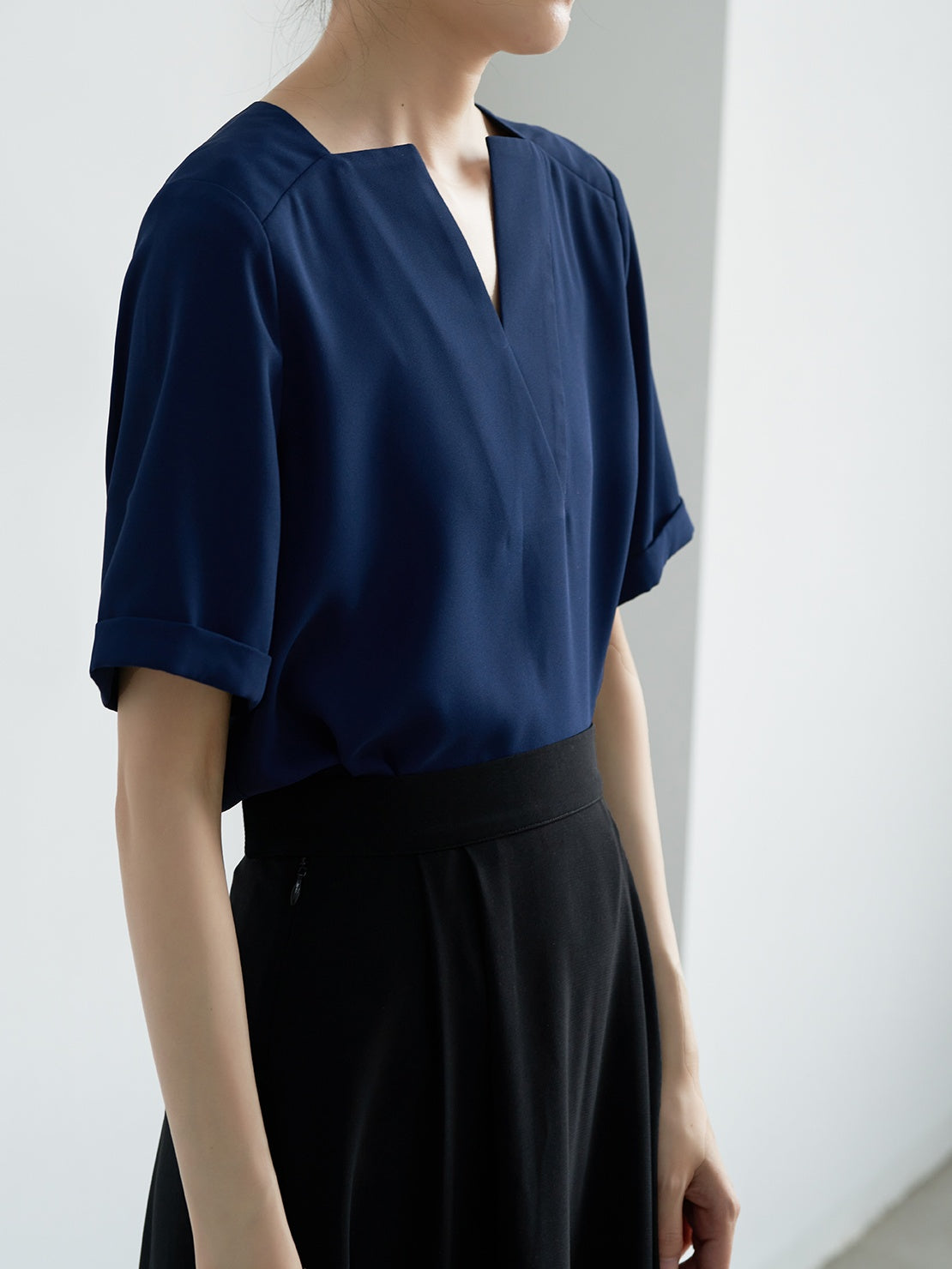 Deep V-neck chiffon shirt_8977