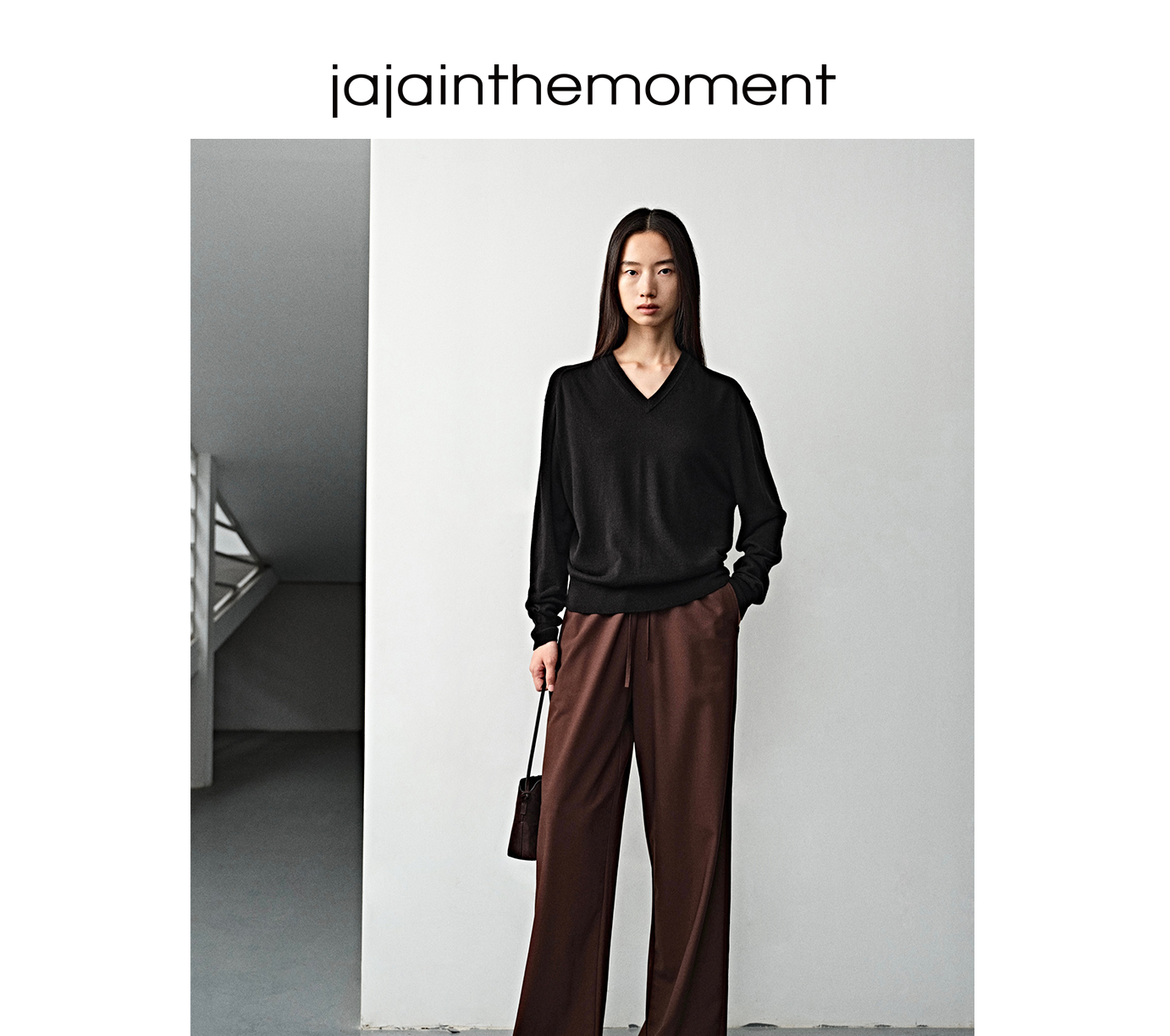 Minimalist Pullover Knitted Sweater_DI100280