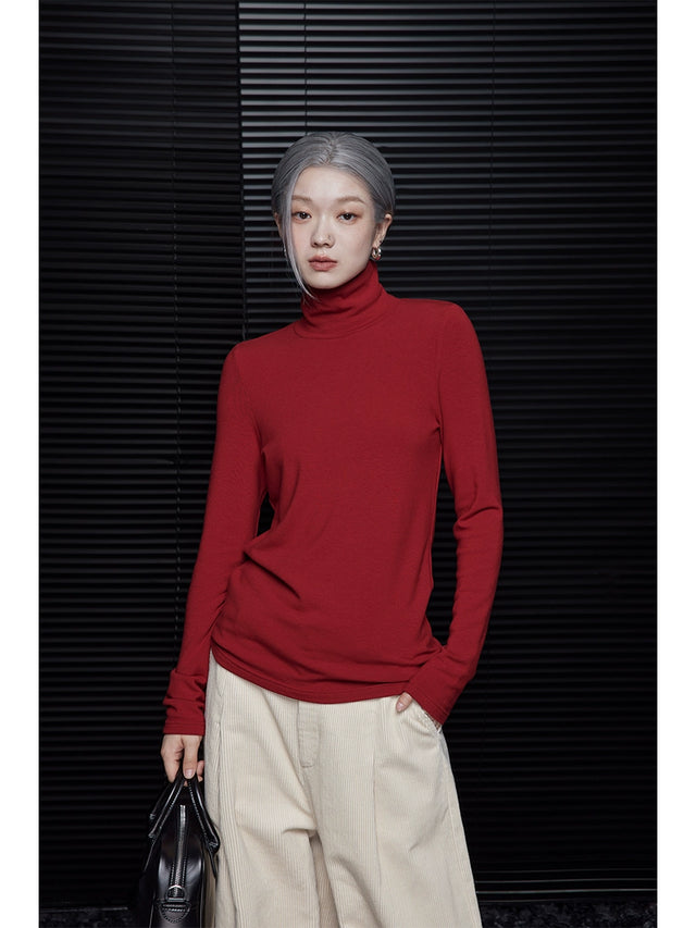 Timeless Minimalist Slim-Fit Turtleneck_BDHL5256