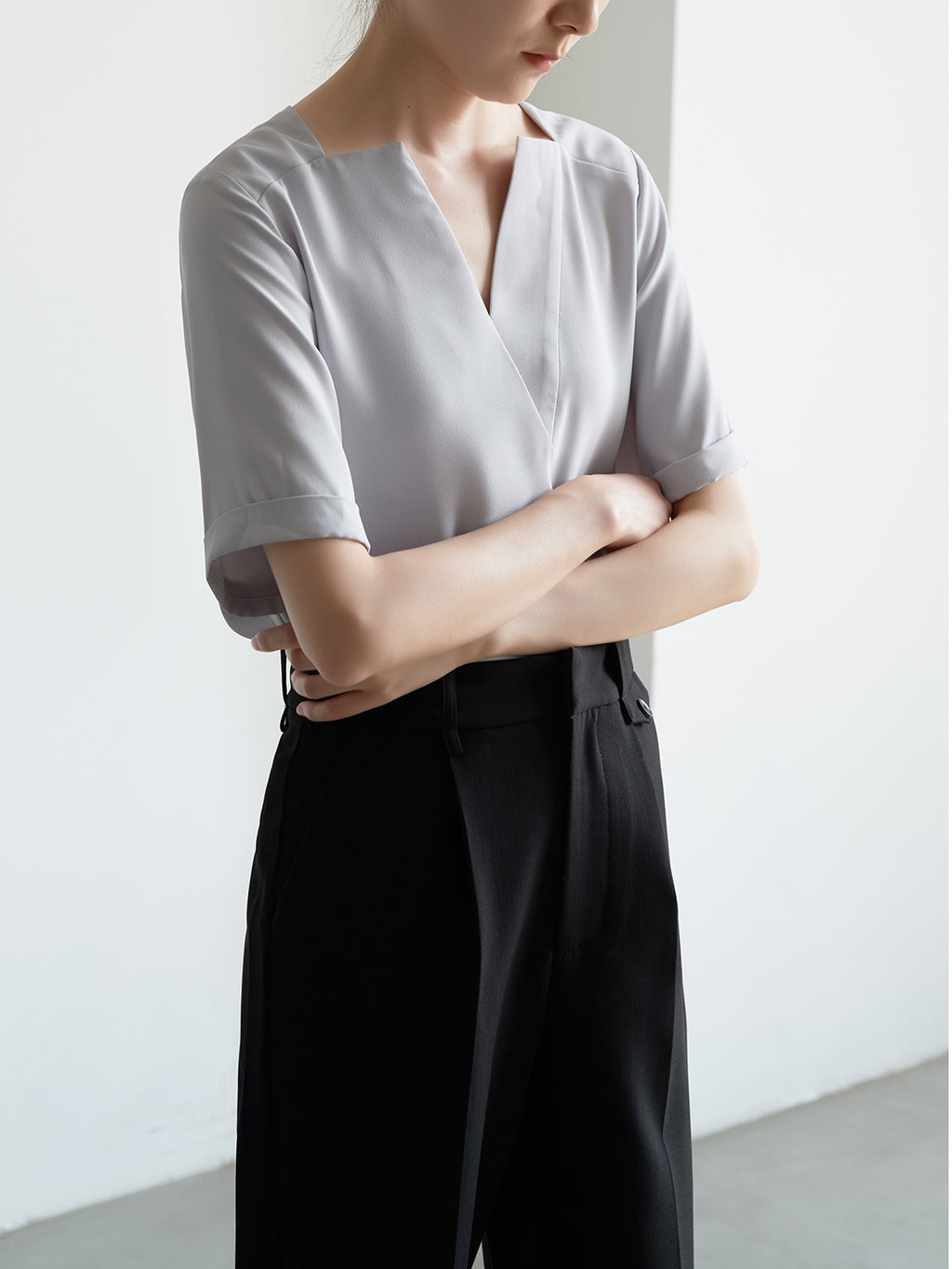 Deep V-neck chiffon shirt_8977