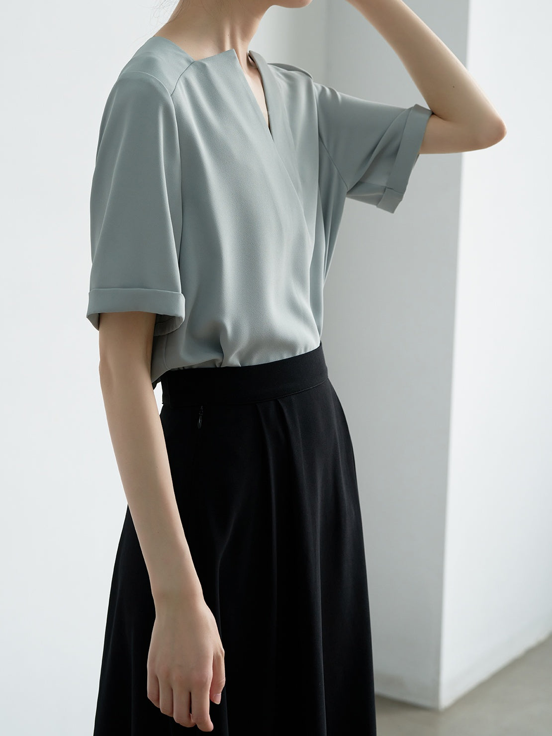 Deep V-neck chiffon shirt_8977