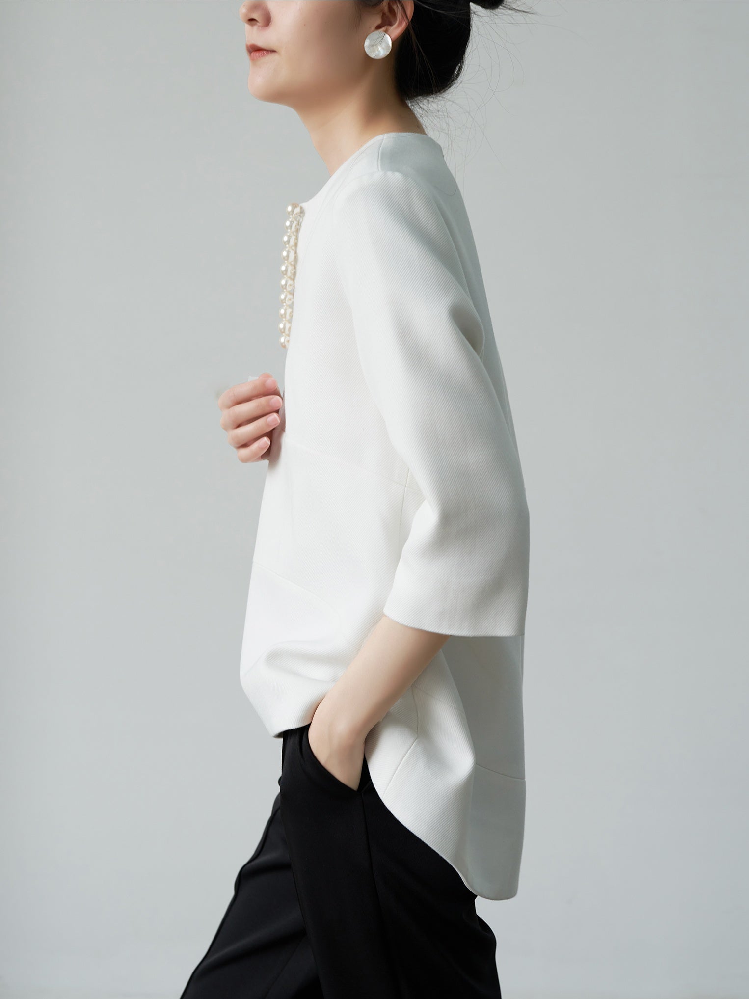 Pearl Slit Neck Top White_8990
