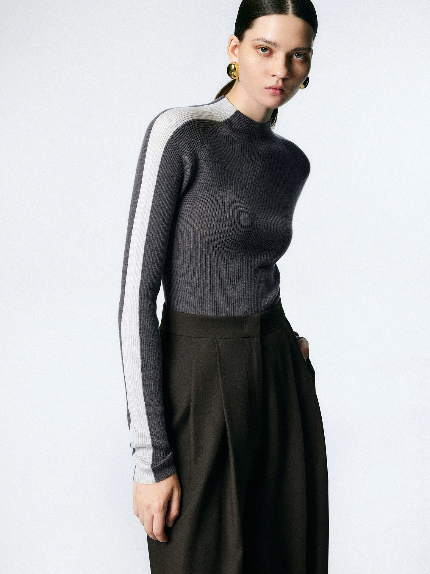Knitted Contrast Color Layer Top_BDHL5349