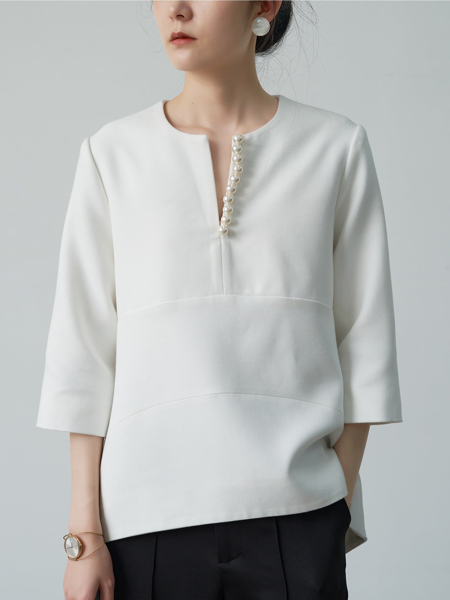 Pearl Slit Neck Top White_8990