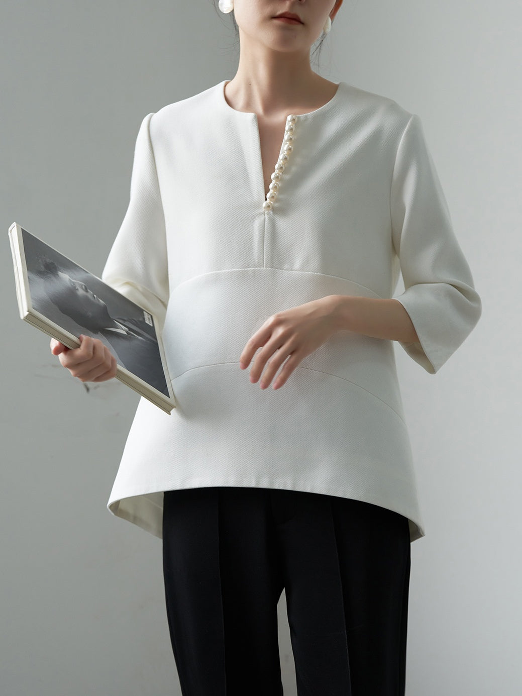 Pearl Slit Neck Top White_8990