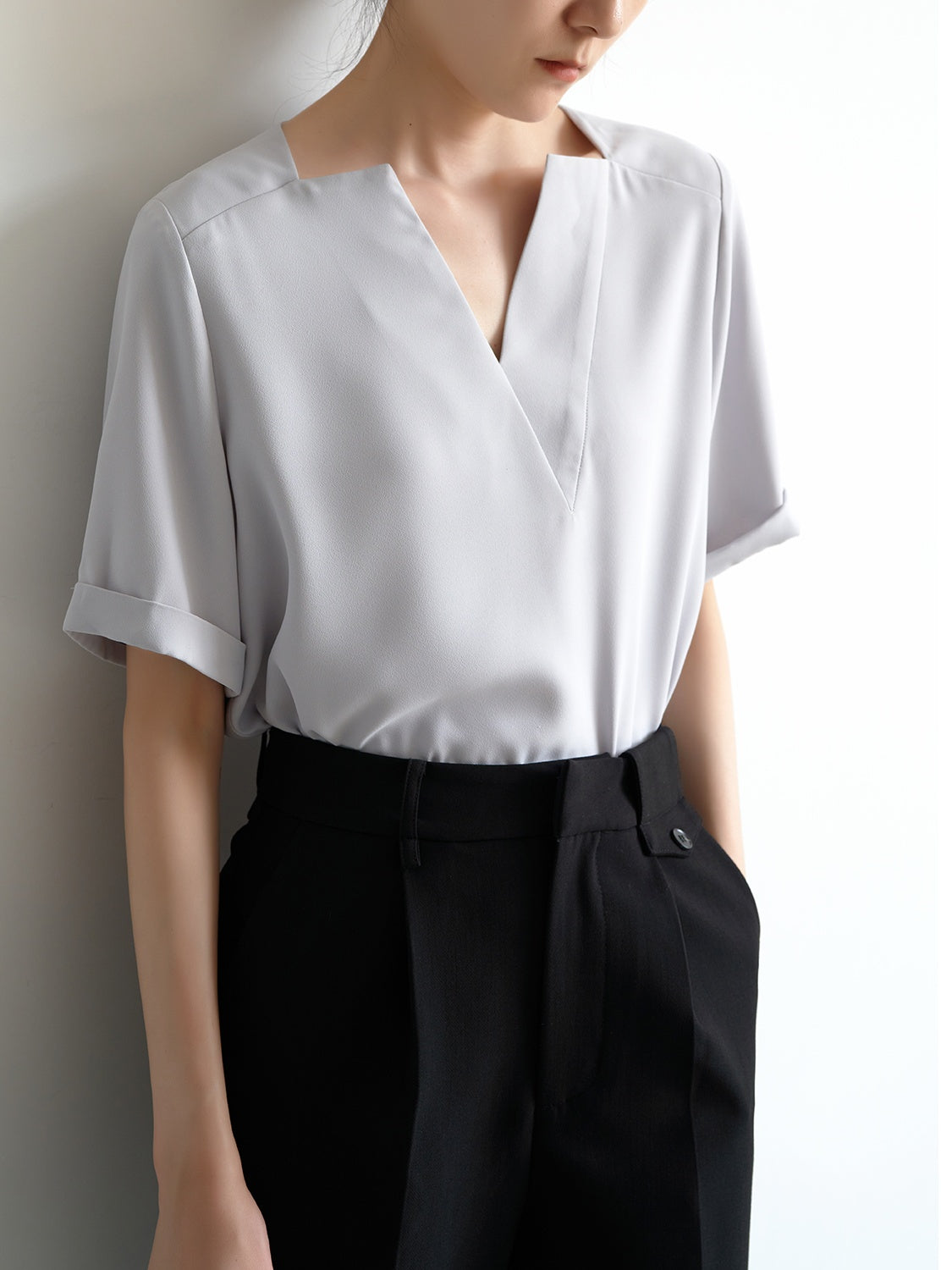 Deep V-neck chiffon shirt_8977