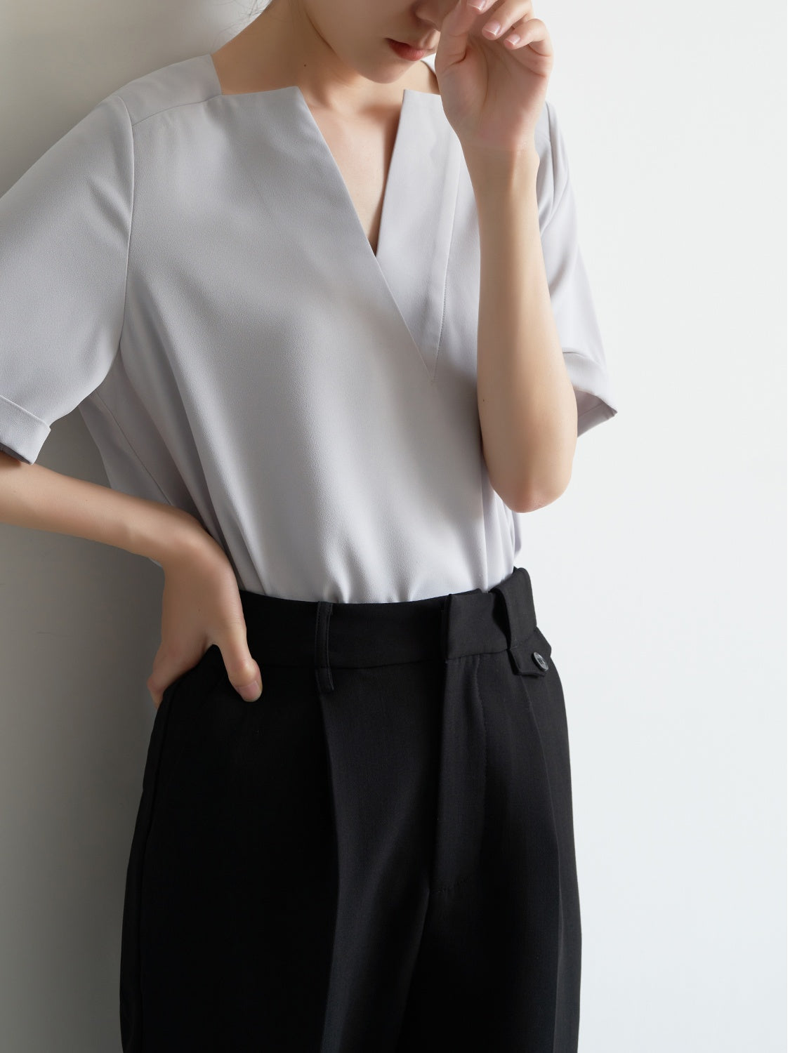 Deep V-neck chiffon shirt_8977