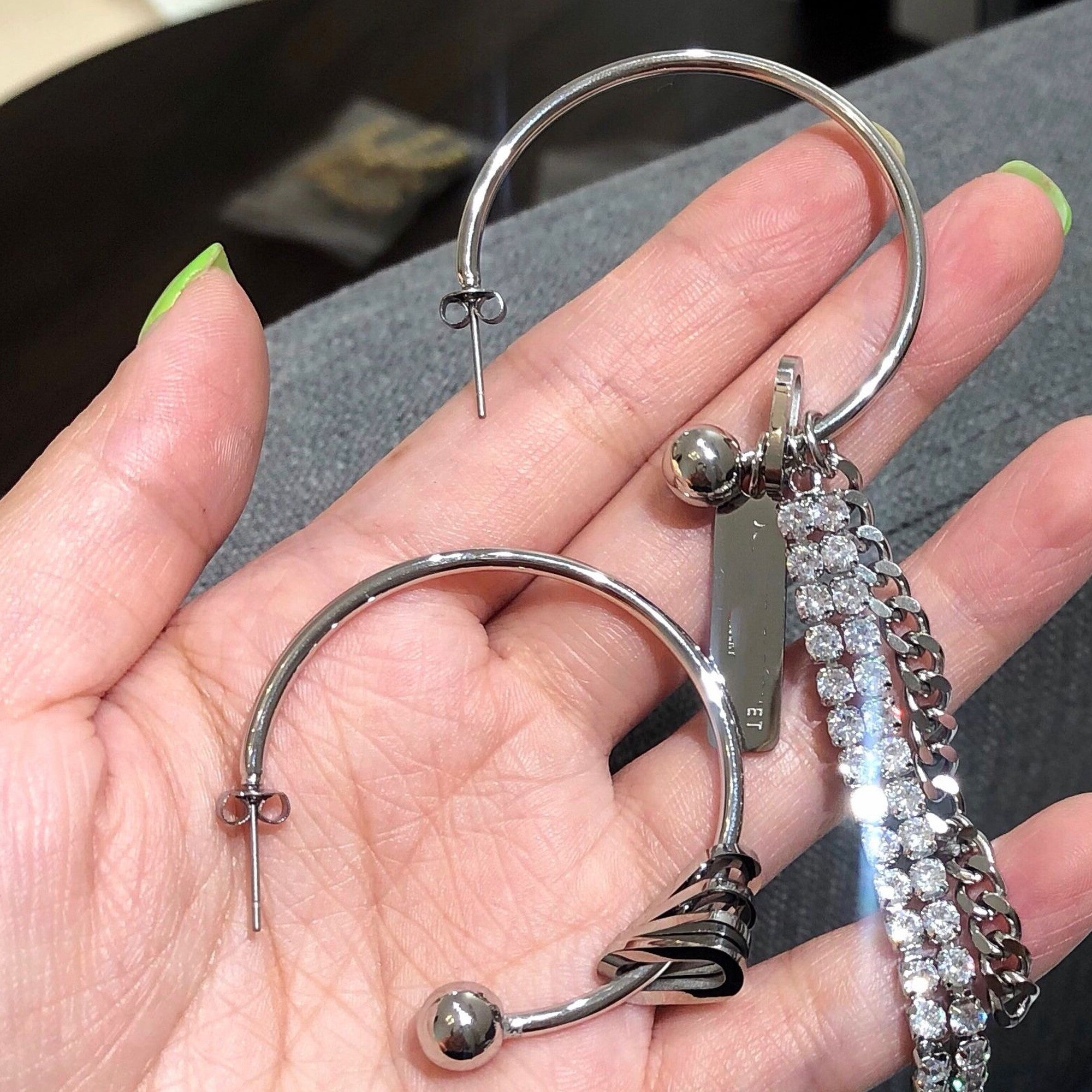 Tassel Chain Hoop Asymmetrical Earrings_5512