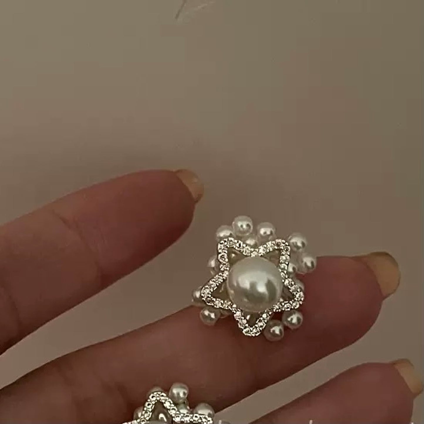 Pearl star earrings 8826
